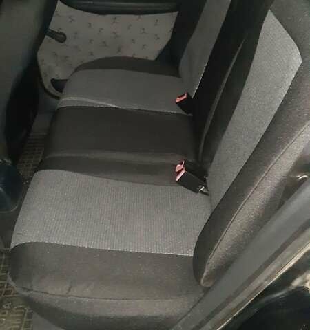 Черный Шкода Фабия, объемом двигателя 1.9 л и пробегом 320 тыс. км за 4600 $, фото 6 на Automoto.ua