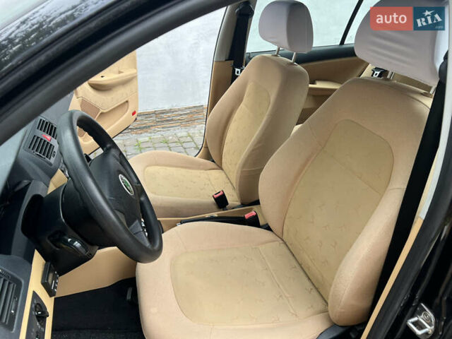 Черный Шкода Фабия, объемом двигателя 1.39 л и пробегом 174 тыс. км за 4999 $, фото 14 на Automoto.ua