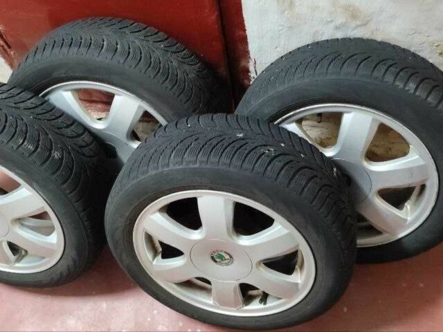 Черный Шкода Фабия, объемом двигателя 1.4 л и пробегом 189 тыс. км за 4200 $, фото 12 на Automoto.ua