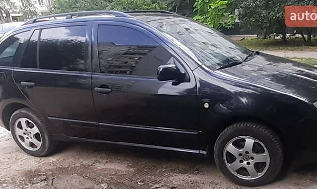 Черный Шкода Фабия, объемом двигателя 1.9 л и пробегом 323 тыс. км за 4300 $, фото 2 на Automoto.ua