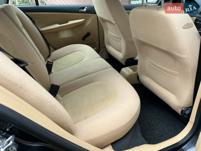 Черный Шкода Фабия, объемом двигателя 1.39 л и пробегом 174 тыс. км за 4999 $, фото 24 на Automoto.ua