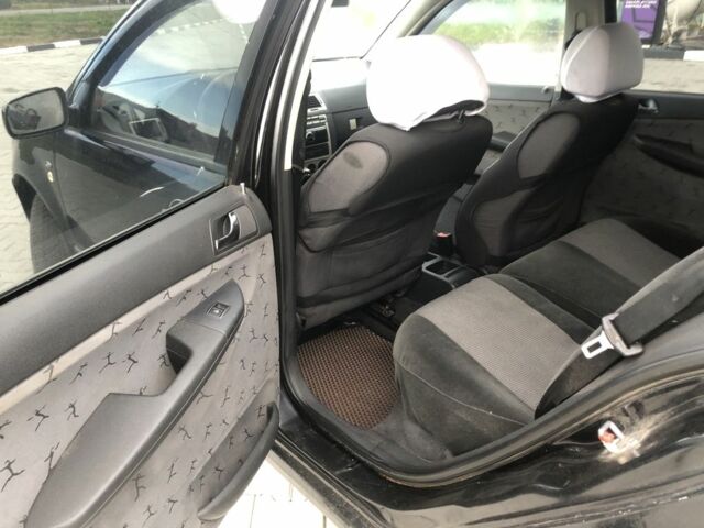 Черный Шкода Фабия, объемом двигателя 1.9 л и пробегом 362 тыс. км за 2550 $, фото 13 на Automoto.ua