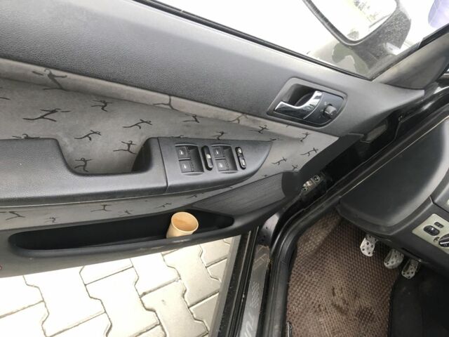 Черный Шкода Фабия, объемом двигателя 1.9 л и пробегом 362 тыс. км за 2550 $, фото 17 на Automoto.ua