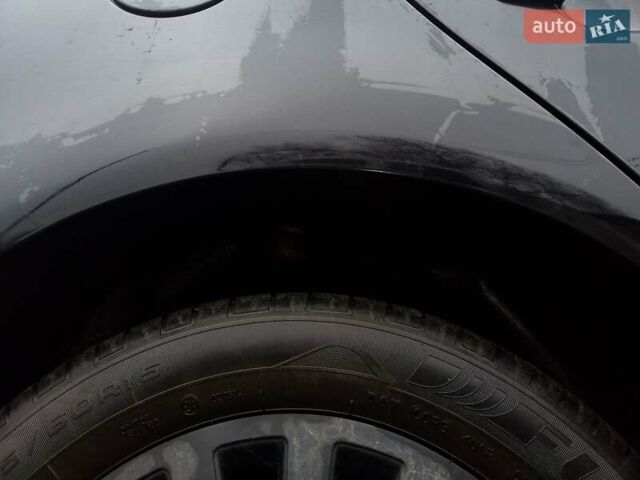 Черный Шкода Фабия, объемом двигателя 1.39 л и пробегом 220 тыс. км за 4800 $, фото 11 на Automoto.ua