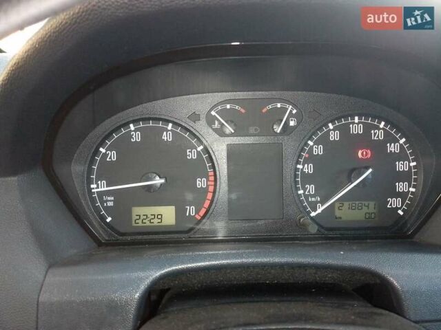 Черный Шкода Фабия, объемом двигателя 1.39 л и пробегом 220 тыс. км за 4800 $, фото 6 на Automoto.ua