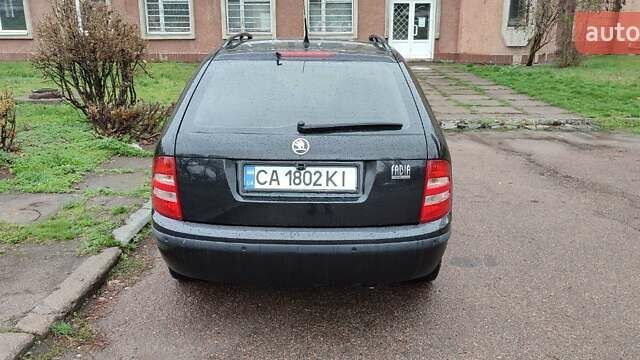 Чорний Шкода Фабія, об'ємом двигуна 1.39 л та пробігом 280 тис. км за 4300 $, фото 1 на Automoto.ua
