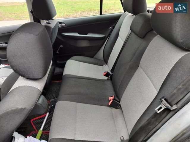 Черный Шкода Фабия, объемом двигателя 1.39 л и пробегом 248 тыс. км за 3500 $, фото 3 на Automoto.ua