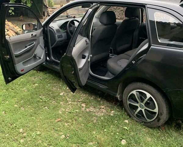 Черный Шкода Фабия, объемом двигателя 1.39 л и пробегом 264 тыс. км за 3600 $, фото 7 на Automoto.ua