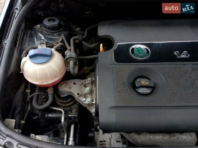 Черный Шкода Фабия, объемом двигателя 1.39 л и пробегом 220 тыс. км за 4800 $, фото 15 на Automoto.ua