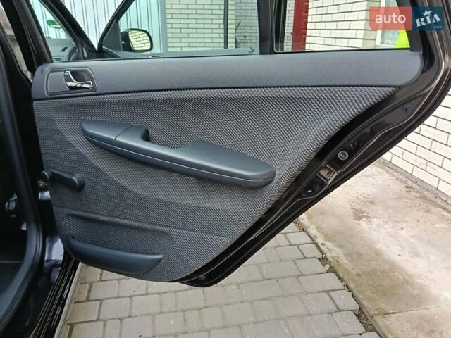 Черный Шкода Фабия, объемом двигателя 1.4 л и пробегом 225 тыс. км за 4800 $, фото 49 на Automoto.ua