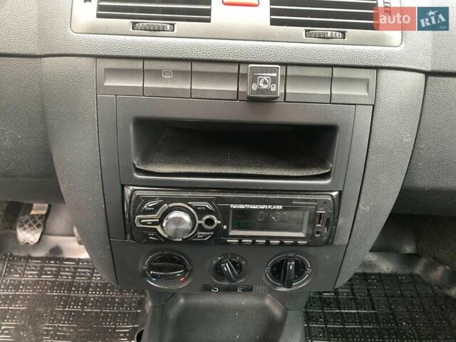 Черный Шкода Фабия, объемом двигателя 1.4 л и пробегом 308 тыс. км за 3390 $, фото 26 на Automoto.ua