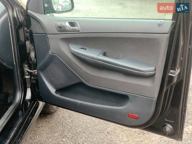 Черный Шкода Фабия, объемом двигателя 1.4 л и пробегом 308 тыс. км за 3390 $, фото 17 на Automoto.ua