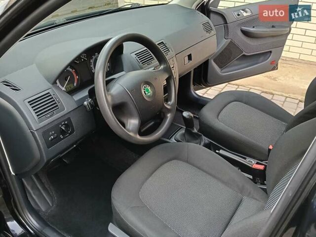 Черный Шкода Фабия, объемом двигателя 1.4 л и пробегом 225 тыс. км за 4800 $, фото 45 на Automoto.ua