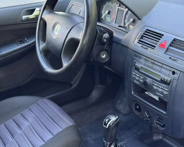 Черный Шкода Фабия, объемом двигателя 1.39 л и пробегом 255 тыс. км за 3750 $, фото 33 на Automoto.ua