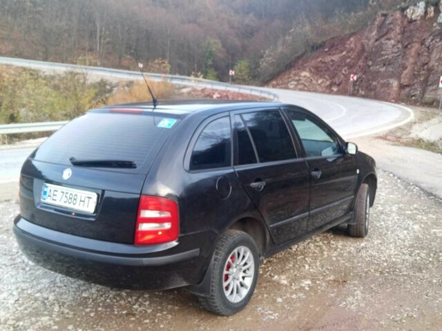 Черный Шкода Фабия, объемом двигателя 1.2 л и пробегом 300 тыс. км за 4350 $, фото 6 на Automoto.ua