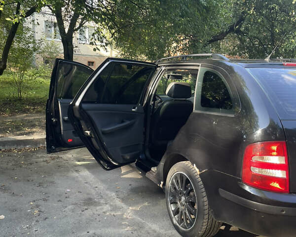 Черный Шкода Фабия, объемом двигателя 1.9 л и пробегом 350 тыс. км за 5700 $, фото 6 на Automoto.ua