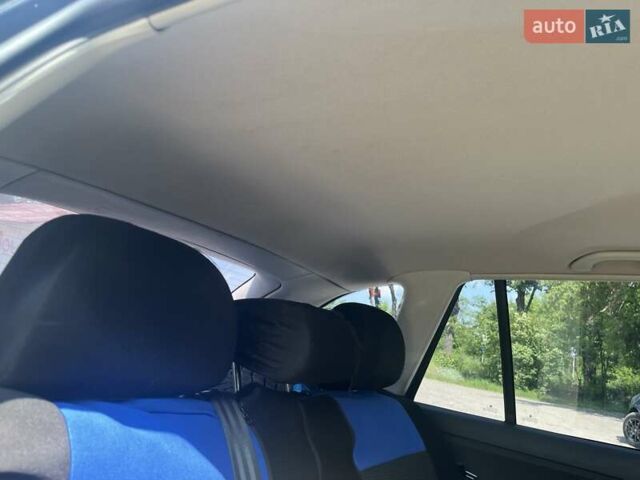 Черный Шкода Фабия, объемом двигателя 1.39 л и пробегом 226 тыс. км за 4600 $, фото 10 на Automoto.ua