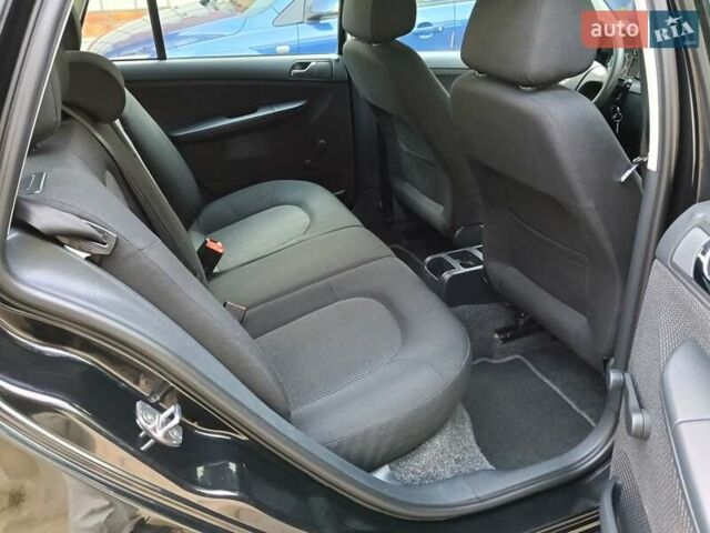 Черный Шкода Фабия, объемом двигателя 1.4 л и пробегом 225 тыс. км за 4800 $, фото 52 на Automoto.ua