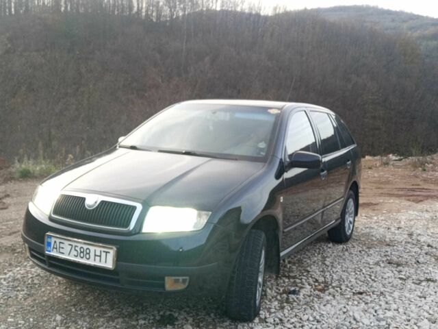 Черный Шкода Фабия, объемом двигателя 1.2 л и пробегом 300 тыс. км за 4350 $, фото 3 на Automoto.ua