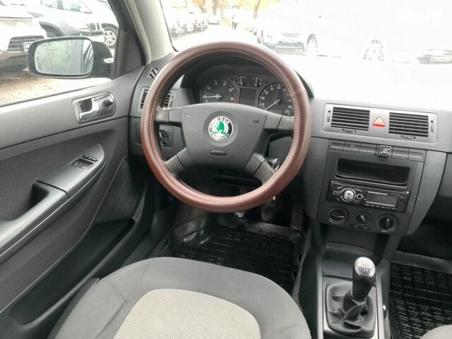 Черный Шкода Фабия, объемом двигателя 1.4 л и пробегом 308 тыс. км за 3390 $, фото 28 на Automoto.ua