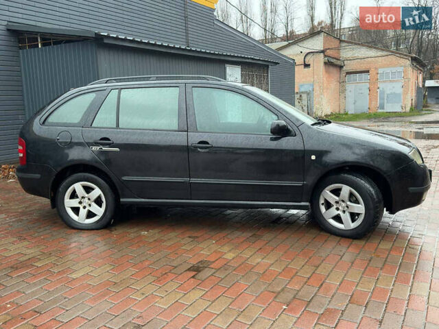 Черный Шкода Фабия, объемом двигателя 1.9 л и пробегом 225 тыс. км за 3700 $, фото 3 на Automoto.ua