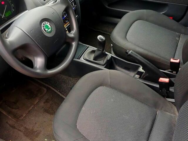 Чорний Шкода Фабія, об'ємом двигуна 1.4 л та пробігом 224 тис. км за 4500 $, фото 3 на Automoto.ua