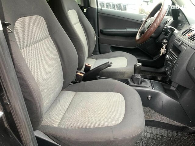 Черный Шкода Фабия, объемом двигателя 1.4 л и пробегом 308 тыс. км за 3390 $, фото 32 на Automoto.ua