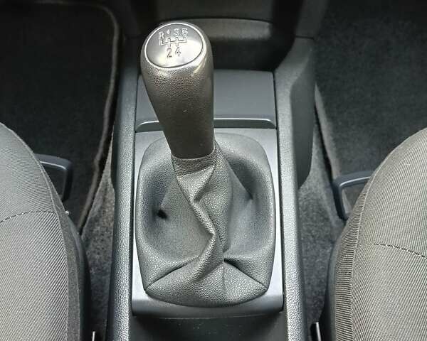 Черный Шкода Фабия, объемом двигателя 1.4 л и пробегом 225 тыс. км за 4800 $, фото 61 на Automoto.ua