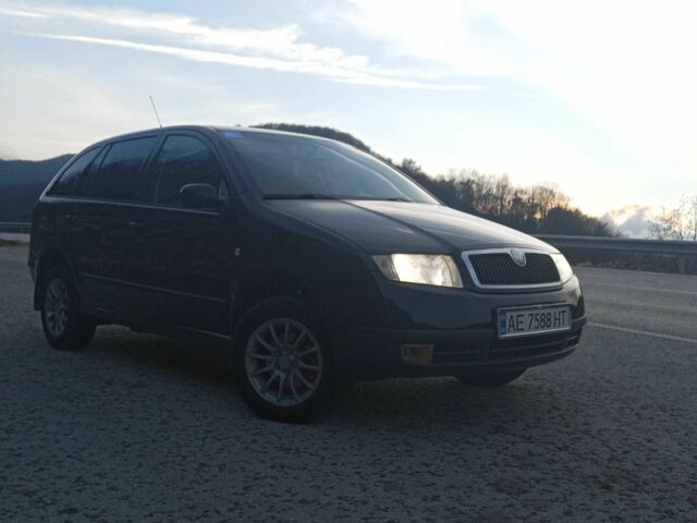 Черный Шкода Фабия, объемом двигателя 1.2 л и пробегом 300 тыс. км за 4350 $, фото 1 на Automoto.ua