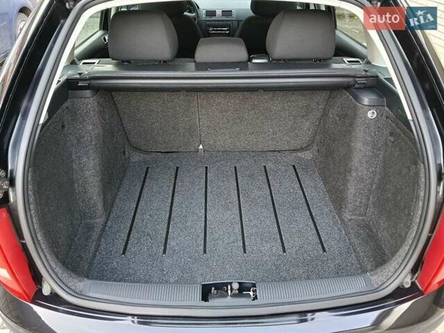 Черный Шкода Фабия, объемом двигателя 1.4 л и пробегом 225 тыс. км за 4800 $, фото 60 на Automoto.ua