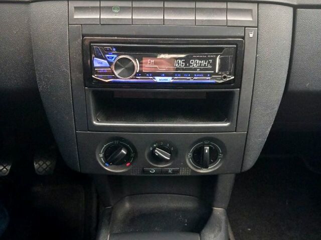 Чорний Шкода Фабія, об'ємом двигуна 1.4 л та пробігом 224 тис. км за 4500 $, фото 1 на Automoto.ua