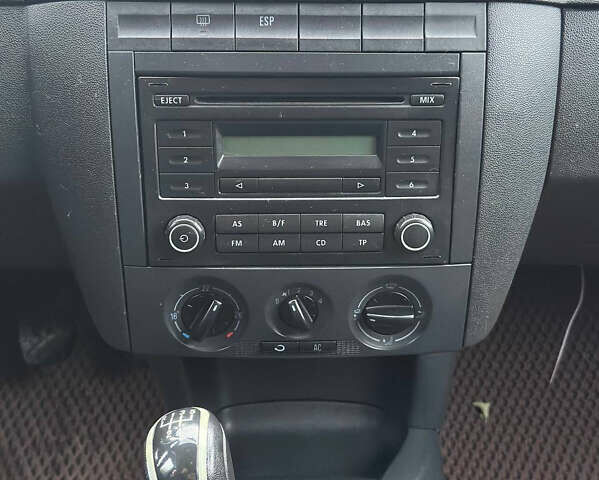 Черный Шкода Фабия, объемом двигателя 1.9 л и пробегом 225 тыс. км за 3700 $, фото 8 на Automoto.ua