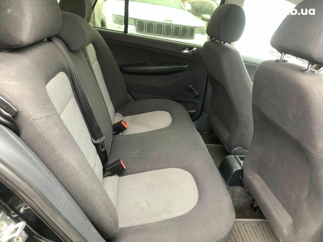 Черный Шкода Фабия, объемом двигателя 1.4 л и пробегом 308 тыс. км за 3390 $, фото 30 на Automoto.ua