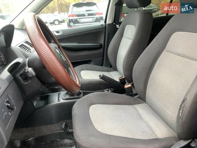 Черный Шкода Фабия, объемом двигателя 1.4 л и пробегом 308 тыс. км за 3390 $, фото 23 на Automoto.ua