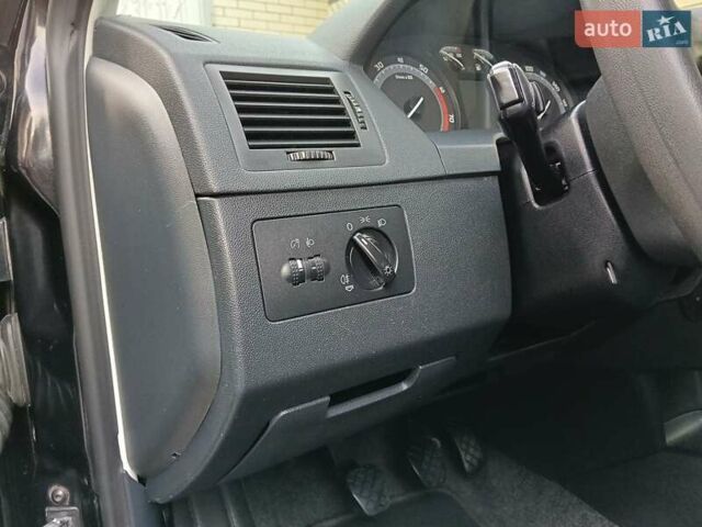 Черный Шкода Фабия, объемом двигателя 1.4 л и пробегом 225 тыс. км за 4800 $, фото 39 на Automoto.ua