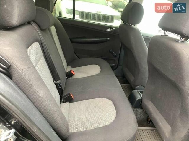 Черный Шкода Фабия, объемом двигателя 1.4 л и пробегом 308 тыс. км за 3390 $, фото 30 на Automoto.ua