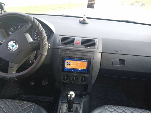 Черный Шкода Фабия, объемом двигателя 1.2 л и пробегом 300 тыс. км за 4350 $, фото 11 на Automoto.ua