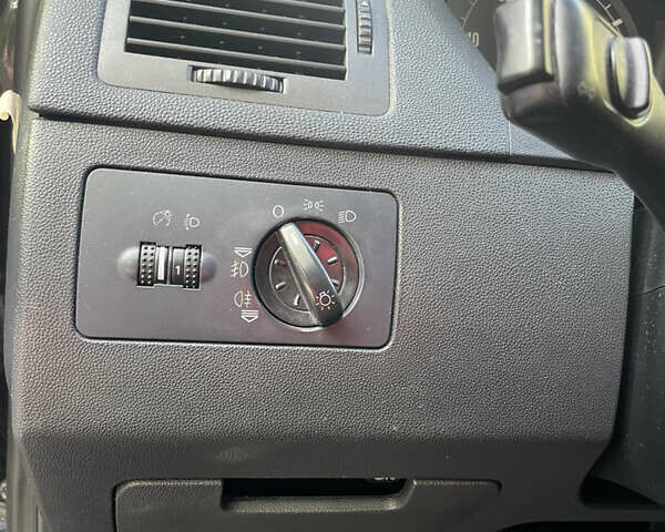Черный Шкода Фабия, объемом двигателя 1.9 л и пробегом 350 тыс. км за 5700 $, фото 17 на Automoto.ua
