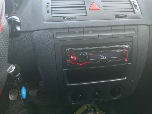 Чорний Шкода Фабія, об'ємом двигуна 1.4 л та пробігом 202 тис. км за 4650 $, фото 6 на Automoto.ua