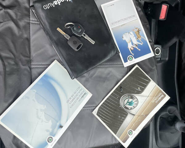 Черный Шкода Фабия, объемом двигателя 1.2 л и пробегом 245 тыс. км за 3450 $, фото 48 на Automoto.ua