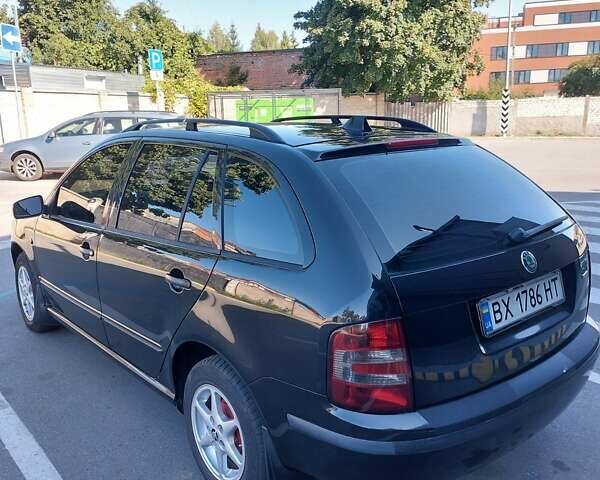 Черный Шкода Фабия, объемом двигателя 1.39 л и пробегом 240 тыс. км за 5300 $, фото 1 на Automoto.ua