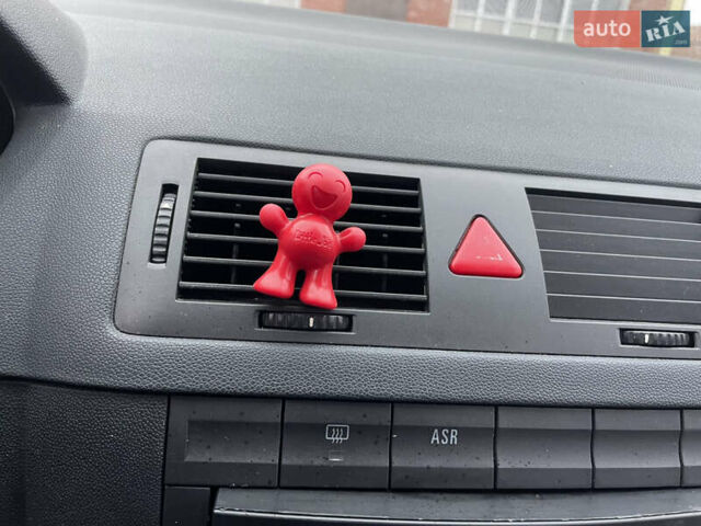 Черный Шкода Фабия, объемом двигателя 1.2 л и пробегом 245 тыс. км за 3450 $, фото 47 на Automoto.ua