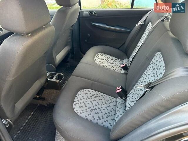 Шкода Фабия 2005 в Казатине на Automoto.ua Черный Шкода Фабия, объемом двигателя 1.4 л и пробегом 184 тыс. км за 4900 $, фото 18 на Automoto.ua