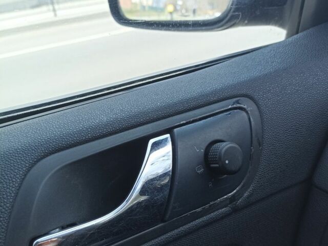 Чорний Шкода Фабія, об'ємом двигуна 1.4 л та пробігом 424 тис. км за 3000 $, фото 5 на Automoto.ua