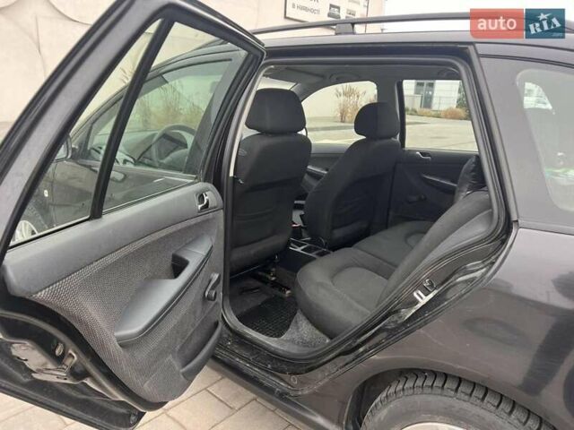 Черный Шкода Фабия, объемом двигателя 1.42 л и пробегом 262 тыс. км за 4200 $, фото 9 на Automoto.ua