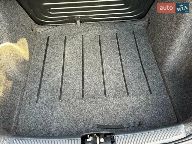 Шкода Фабия 2005 в Казатине на Automoto.ua Черный Шкода Фабия, объемом двигателя 1.4 л и пробегом 184 тыс. км за 4900 $, фото 27 на Automoto.ua