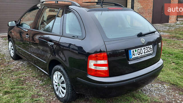 Черный Шкода Фабия, объемом двигателя 1.39 л и пробегом 168 тыс. км за 4600 $, фото 19 на Automoto.ua