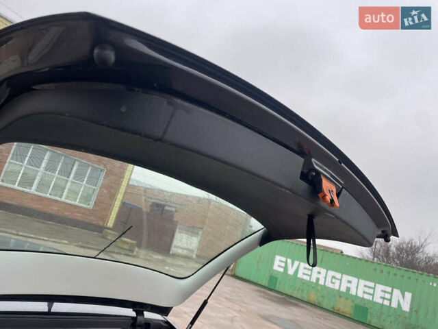 Черный Шкода Фабия, объемом двигателя 1.2 л и пробегом 245 тыс. км за 3450 $, фото 34 на Automoto.ua