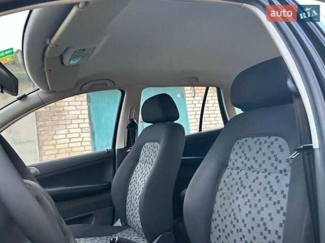 Шкода Фабия 2005 в Казатине на Automoto.ua Черный Шкода Фабия, объемом двигателя 1.4 л и пробегом 184 тыс. км за 4900 $, фото 17 на Automoto.ua