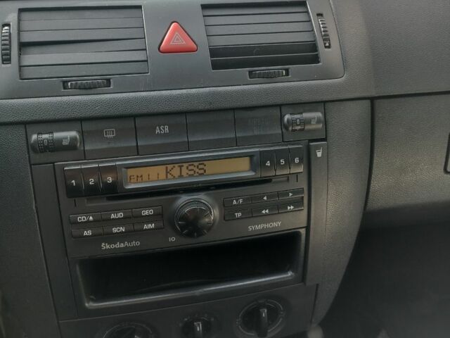 Чорний Шкода Фабія, об'ємом двигуна 1.4 л та пробігом 424 тис. км за 3000 $, фото 7 на Automoto.ua